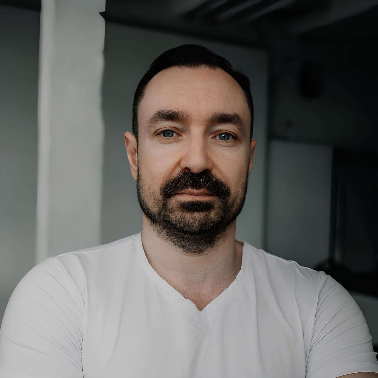Александр Аникин